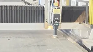 激光切割头进行平面切割