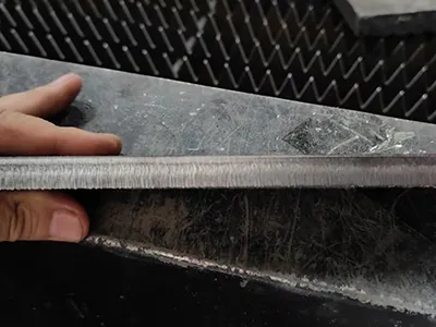 12mm碳钢12kW-4.5米每分钟-空气切割